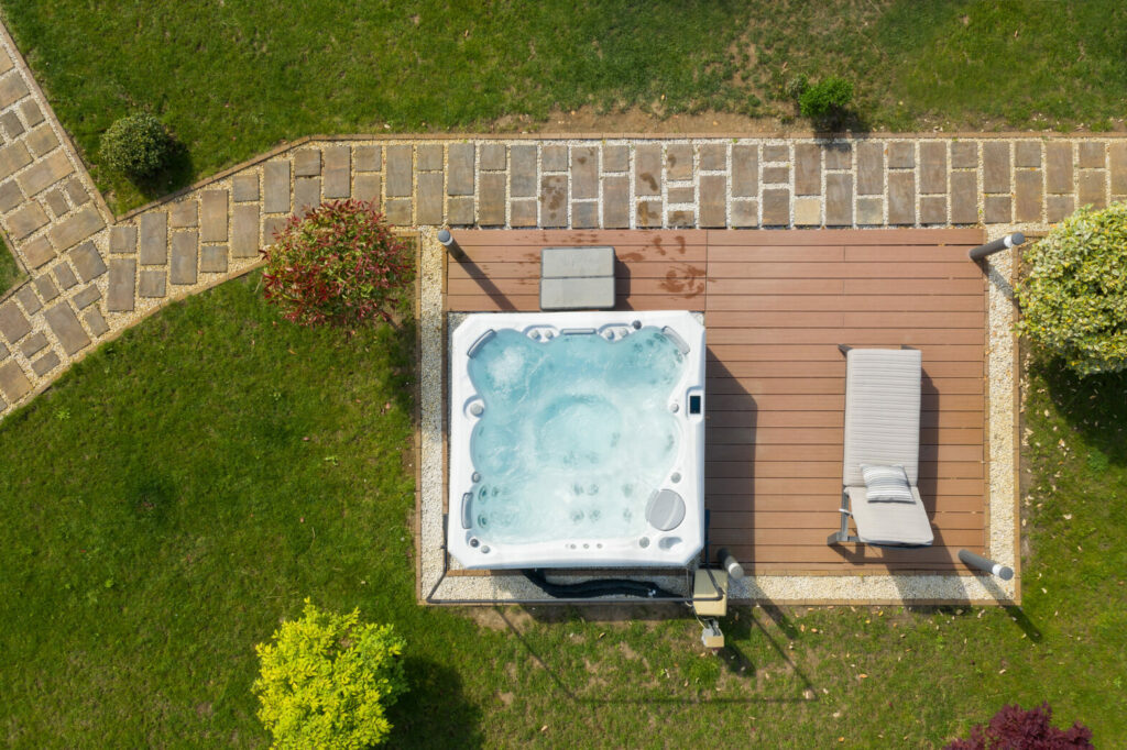 Jakuzzi helye a kertben – mi a legjobb választás? 1 DJI 0844 1568x1045 11